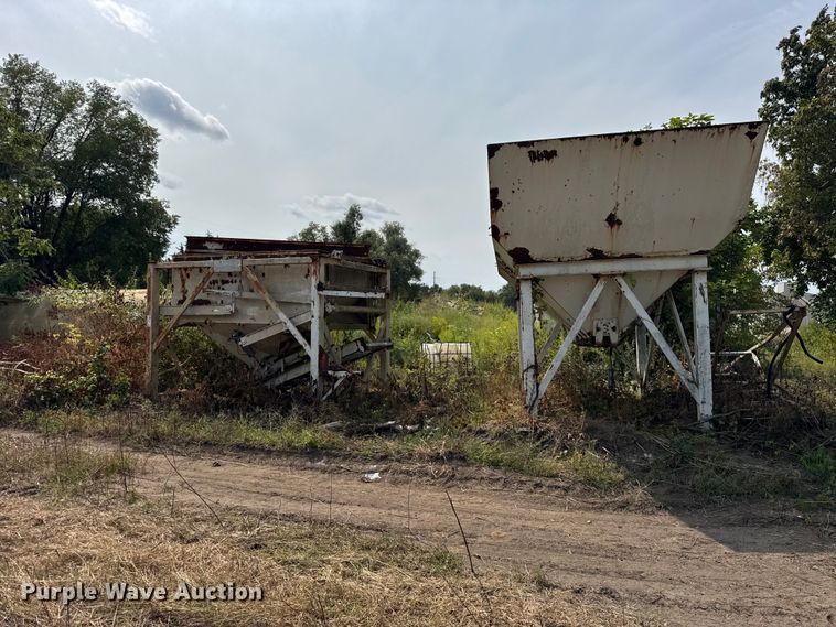 image for item EF2106 McNeilus batch plant