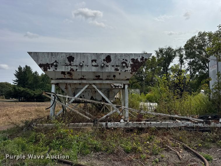 image for item EF2106 McNeilus batch plant