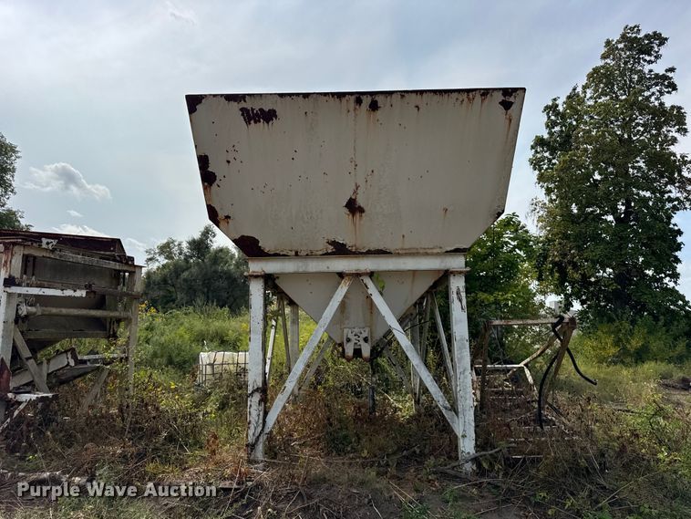 image for item EF2106 McNeilus batch plant