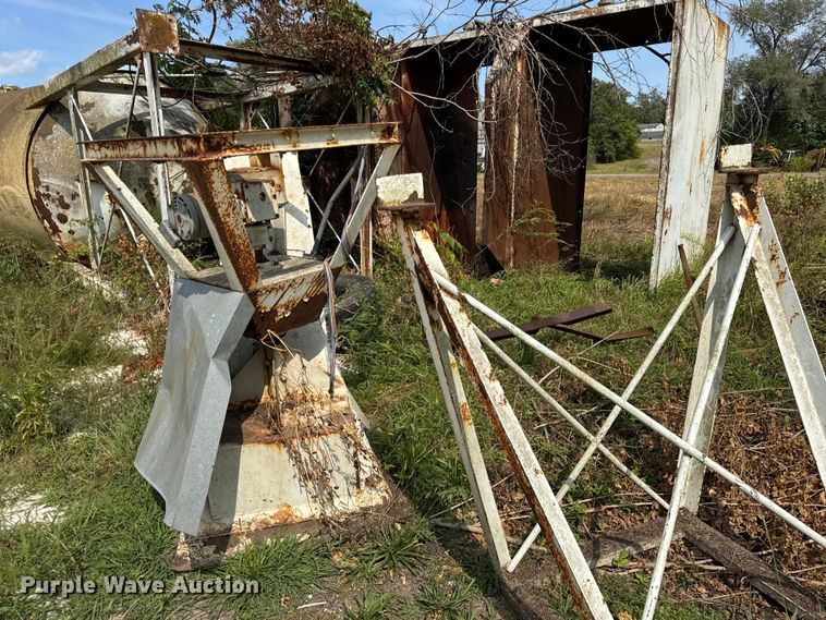 image for item EF2106 McNeilus batch plant