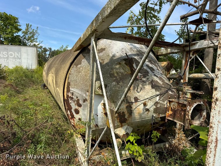 image for item EF2106 McNeilus batch plant