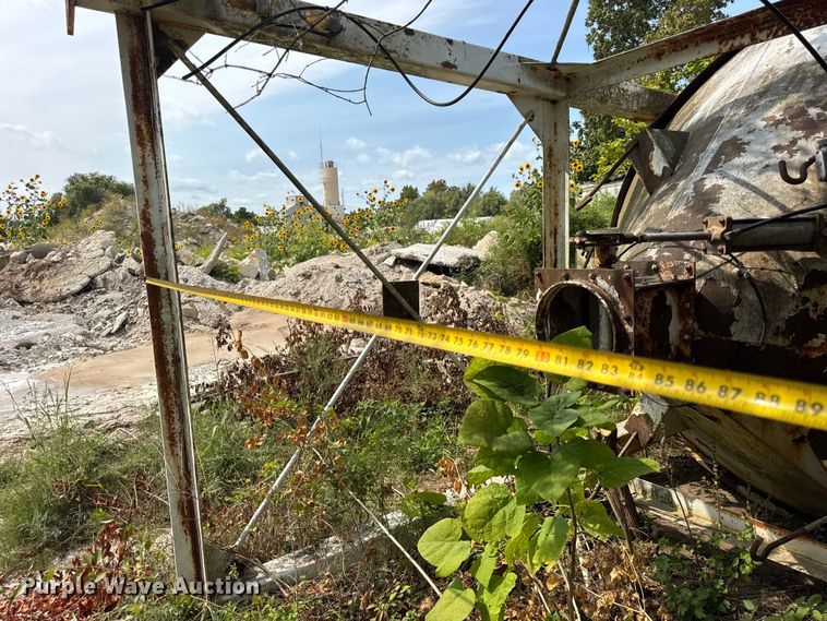 image for item EF2106 McNeilus batch plant