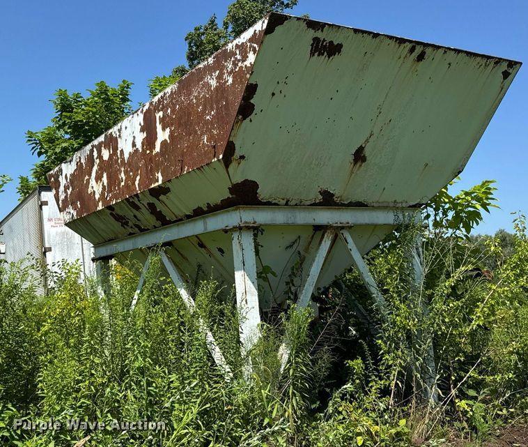 image for item EF2106 McNeilus batch plant