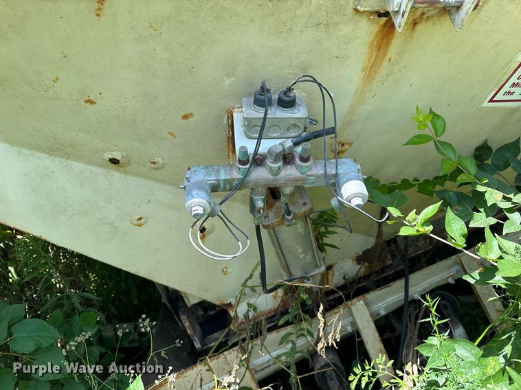 image for item EF2106 McNeilus batch plant