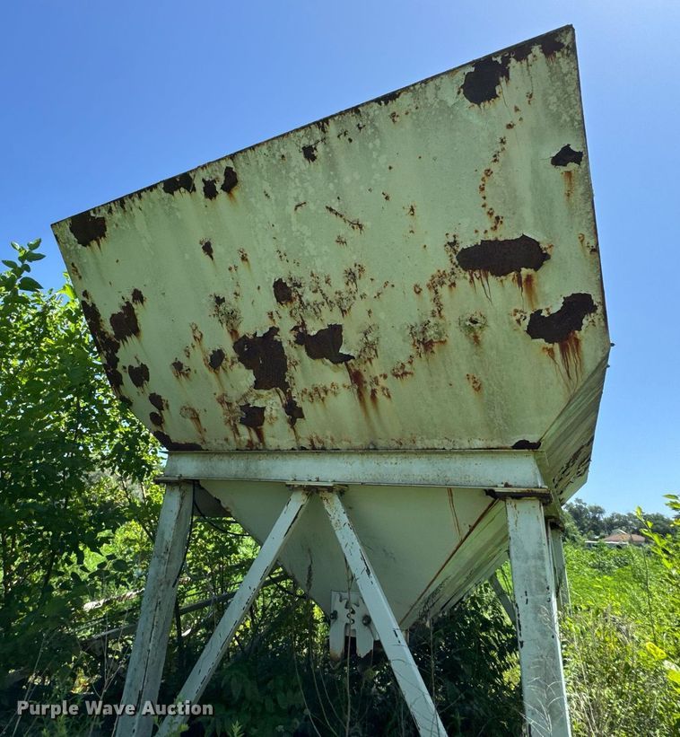 image for item EF2106 McNeilus batch plant