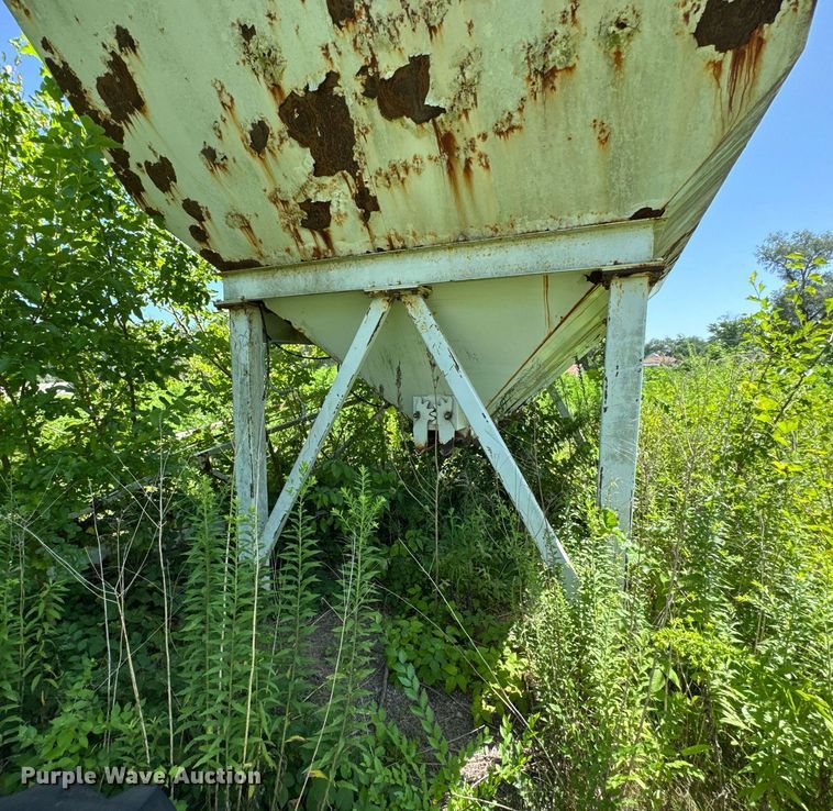 image for item EF2106 McNeilus batch plant