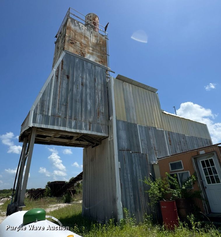 image for item EF2107 5 yard batch plant