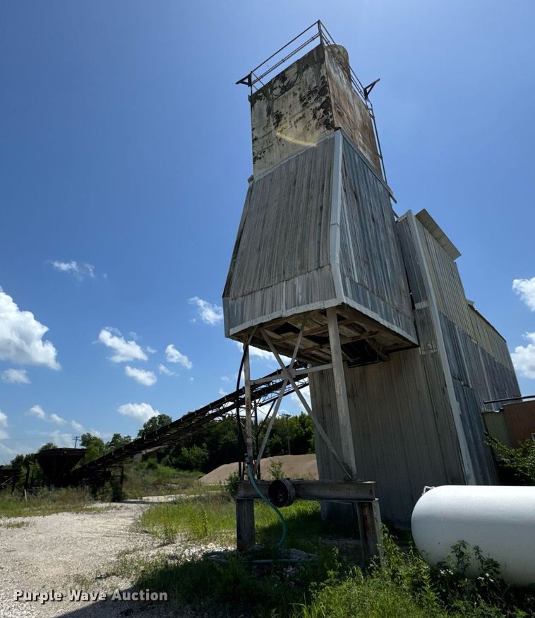 image for item EF2107 5 yard batch plant