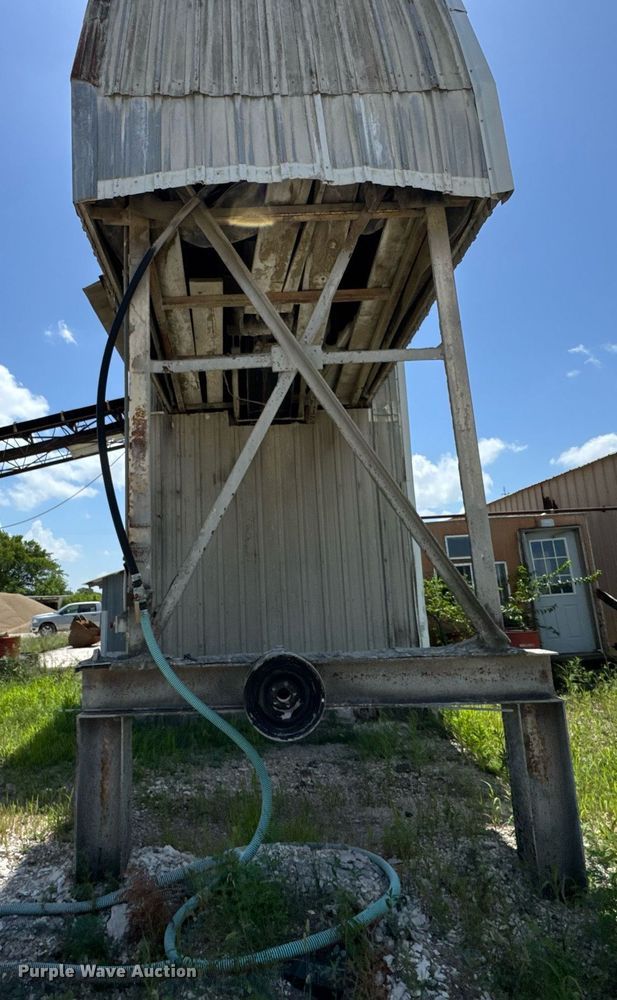 image for item EF2107 5 yard batch plant