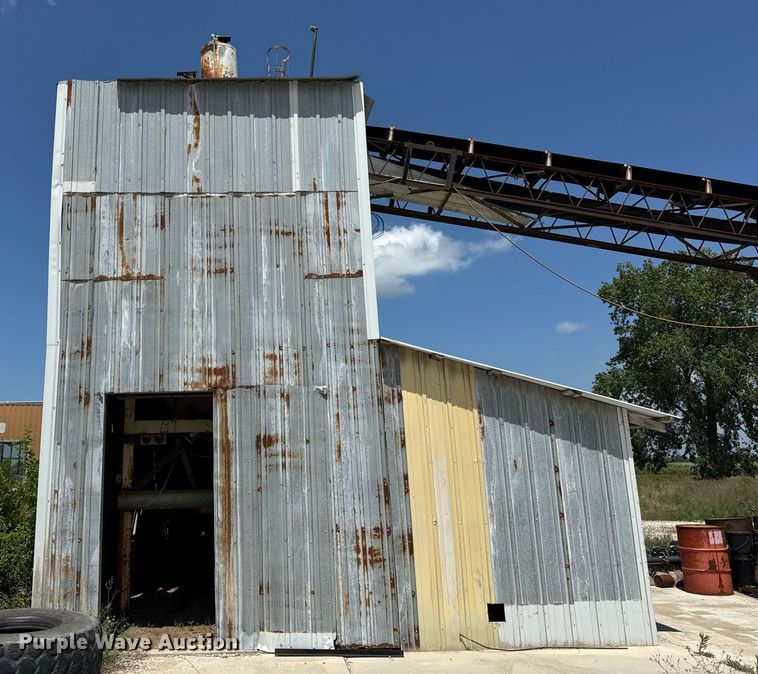 image for item EF2107 5 yard batch plant