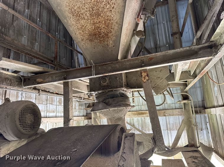 image for item EF2107 5 yard batch plant