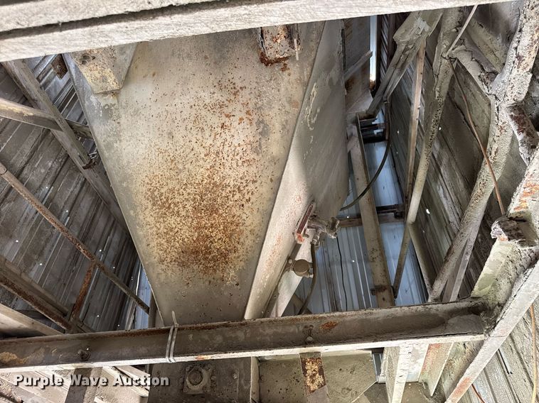 image for item EF2107 5 yard batch plant