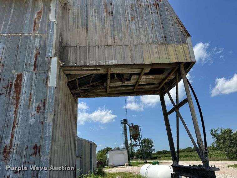 image for item EF2107 5 yard batch plant