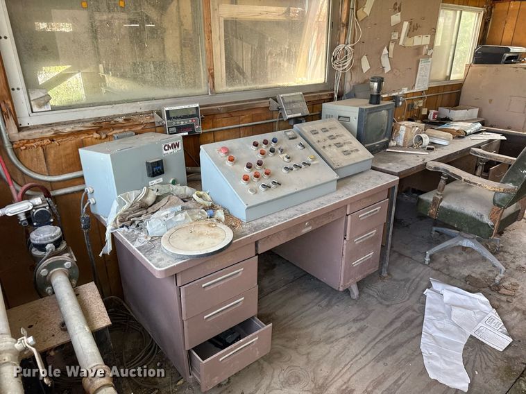 image for item EF2107 5 yard batch plant