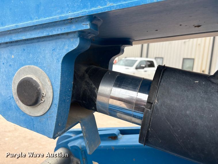 image for item EF5992 2014 Genie S-65 boom lift