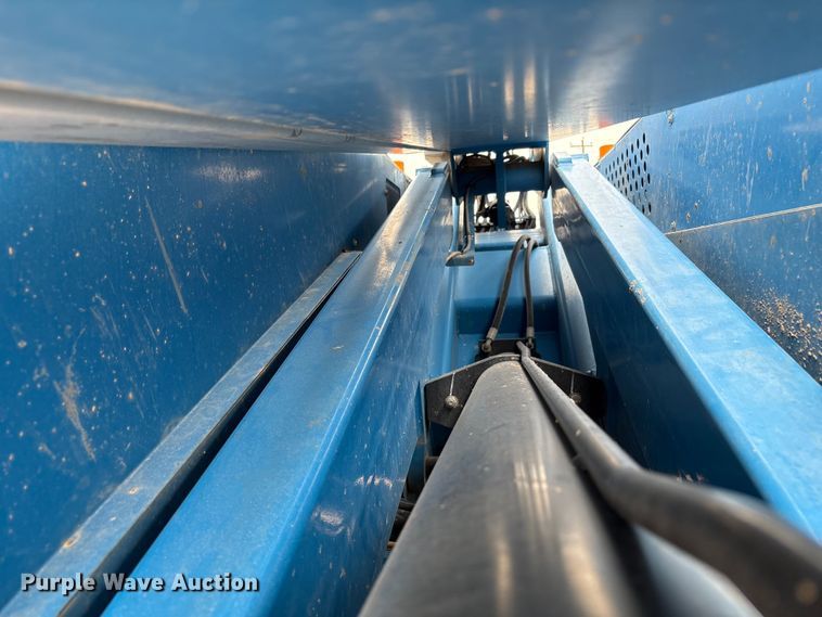 image for item EF5992 2014 Genie S-65 boom lift