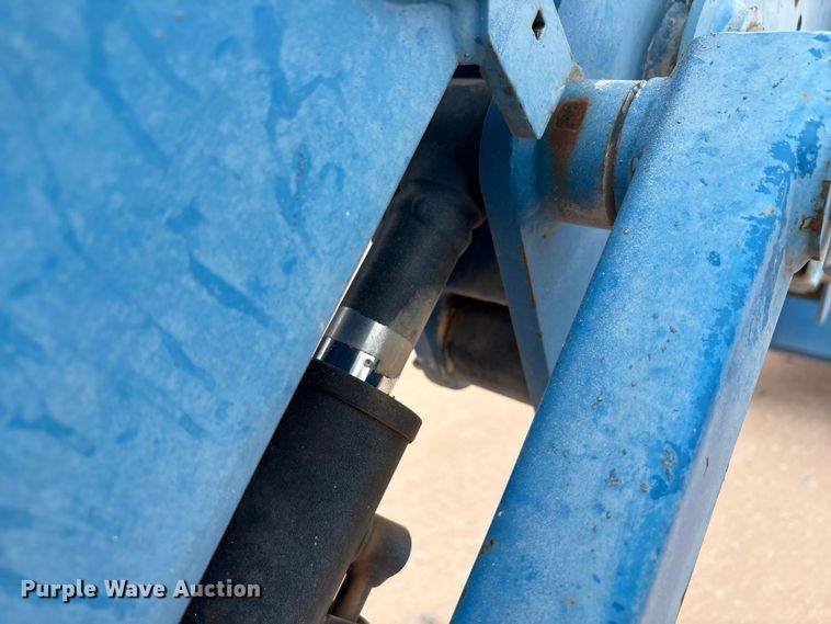 image for item EF5992 2014 Genie S-65 boom lift