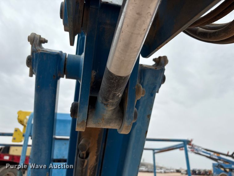 image for item EF5992 2014 Genie S-65 boom lift