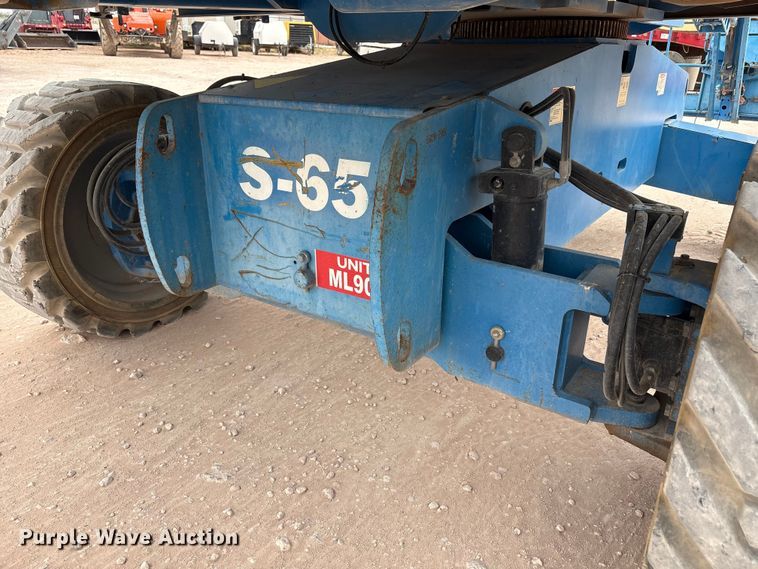 image for item EF5992 2014 Genie S-65 boom lift
