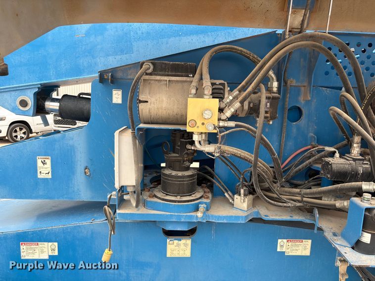 image for item EF5992 2014 Genie S-65 boom lift