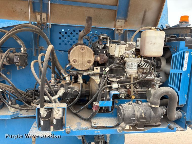 image for item EF5992 2014 Genie S-65 boom lift