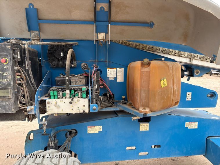 image for item EF5992 2014 Genie S-65 boom lift