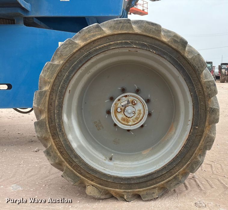 image for item EF5992 2014 Genie S-65 boom lift