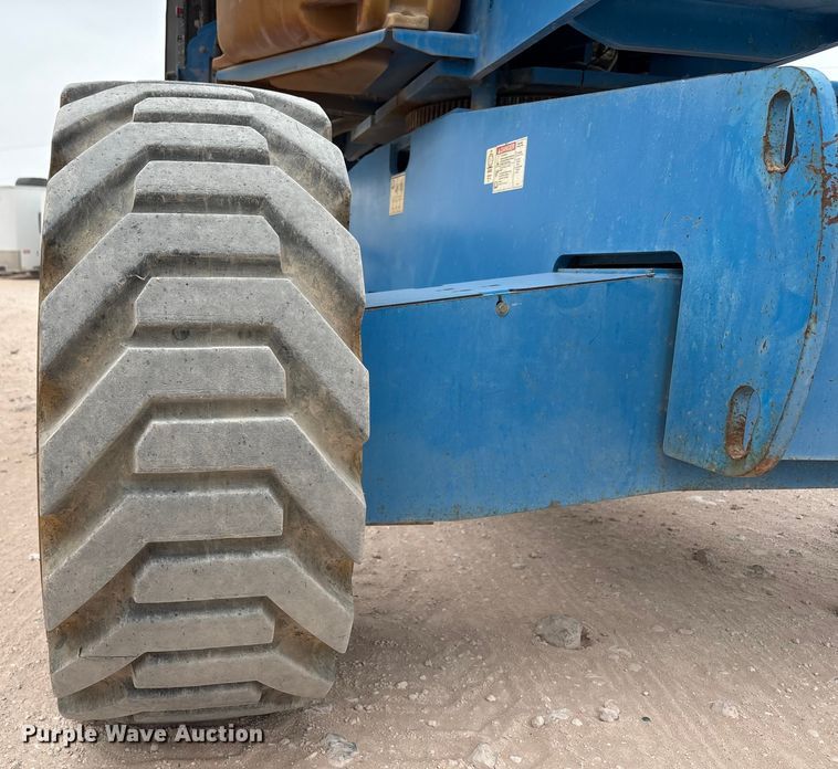 image for item EF5992 2014 Genie S-65 boom lift