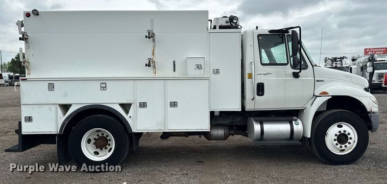 image for item EG5803 2012 International 4400 utility / service truck