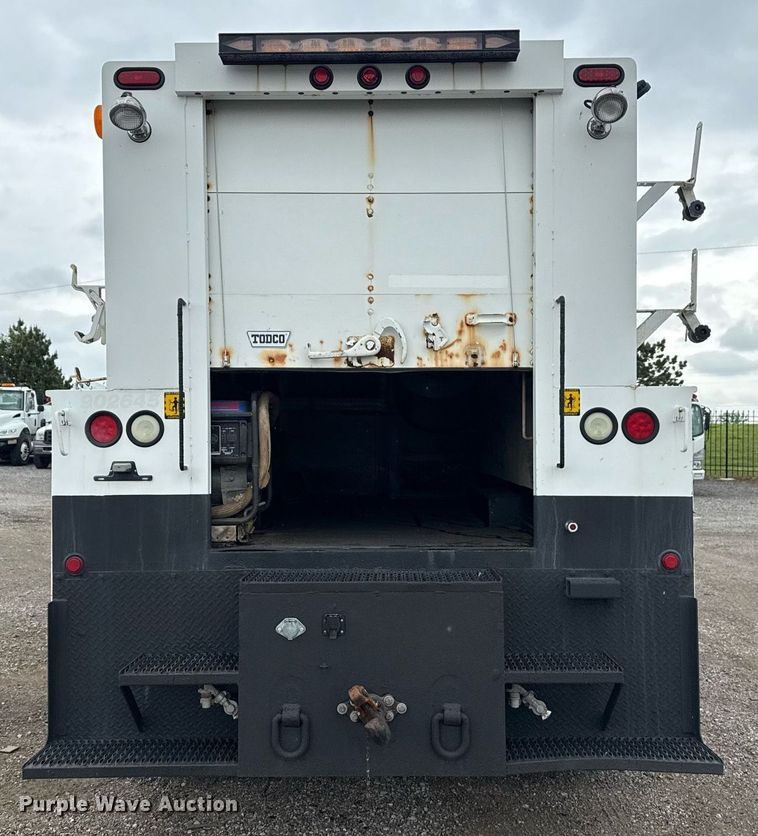 image for item EG5803 2012 International 4400 utility / service truck