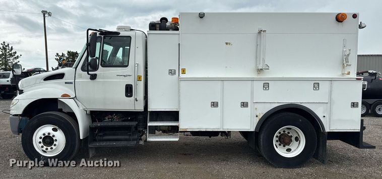image for item EG5803 2012 International 4400 utility / service truck