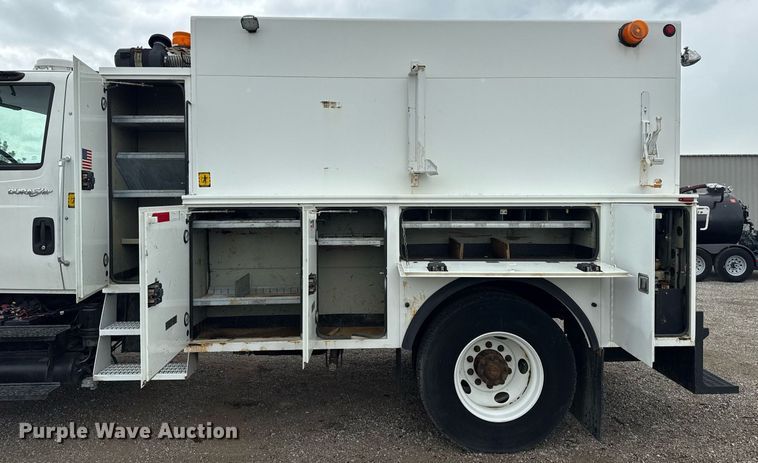 image for item EG5803 2012 International 4400 utility / service truck