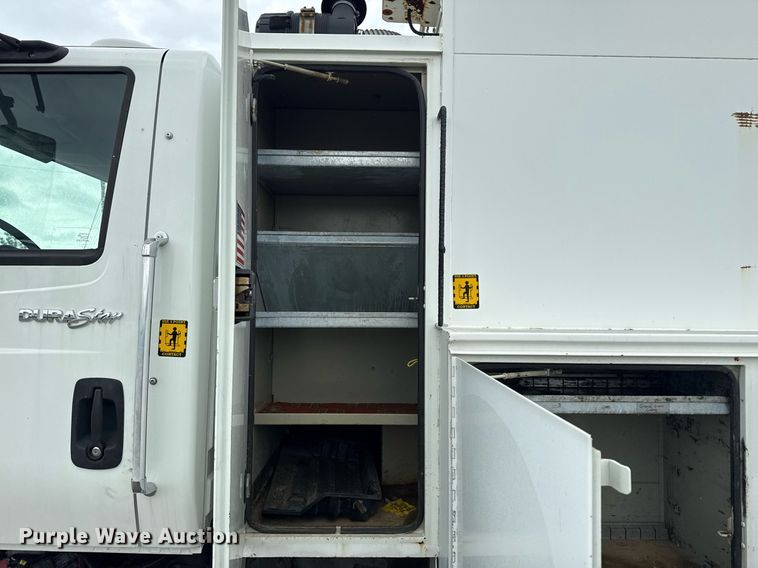image for item EG5803 2012 International 4400 utility / service truck