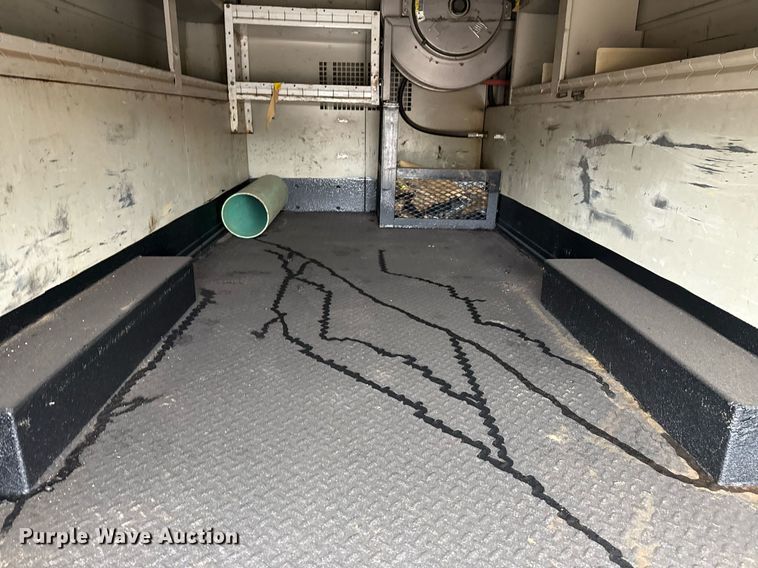 image for item EG5803 2012 International 4400 utility / service truck