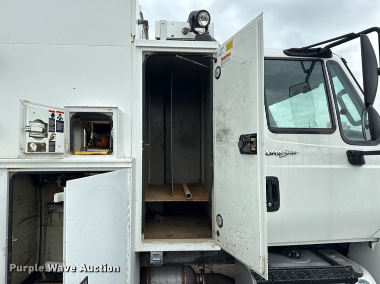 image for item EG5803 2012 International 4400 utility / service truck