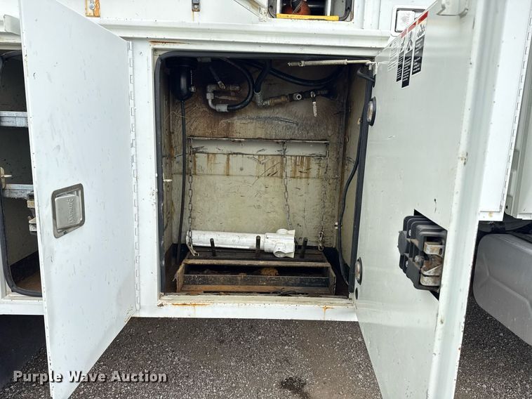 image for item EG5803 2012 International 4400 utility / service truck