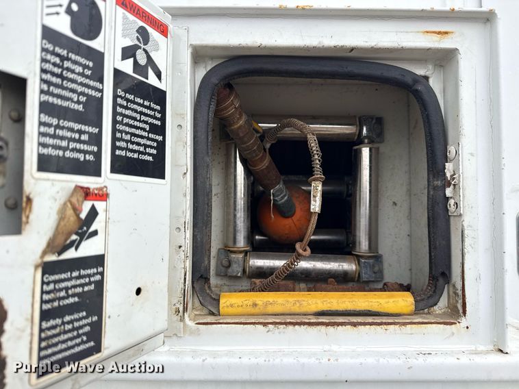 image for item EG5803 2012 International 4400 utility / service truck