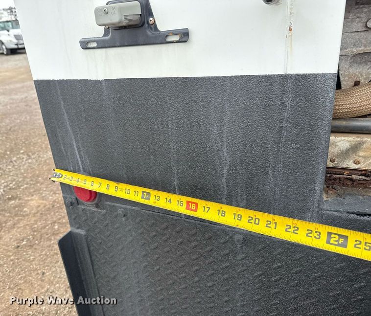 image for item EG5803 2012 International 4400 utility / service truck