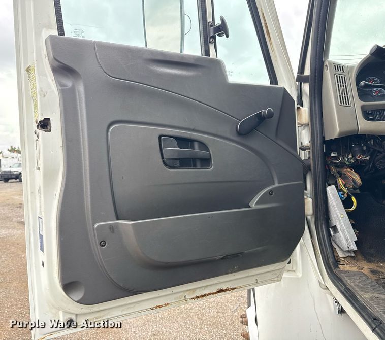 image for item EG5803 2012 International 4400 utility / service truck