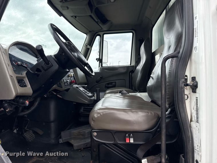 image for item EG5803 2012 International 4400 utility / service truck