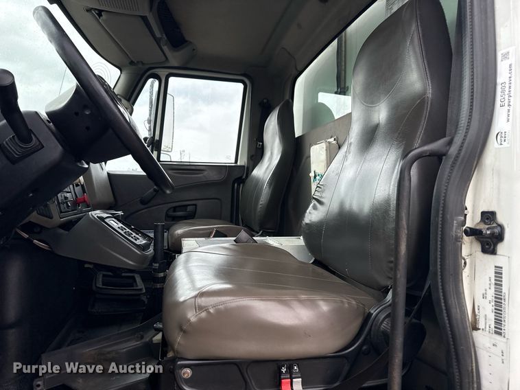 image for item EG5803 2012 International 4400 utility / service truck