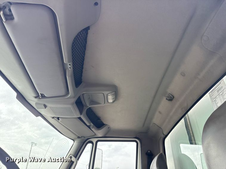 image for item EG5803 2012 International 4400 utility / service truck