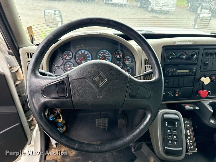 image for item EG5803 2012 International 4400 utility / service truck