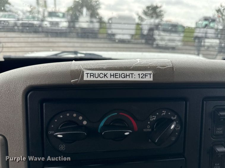 image for item EG5803 2012 International 4400 utility / service truck