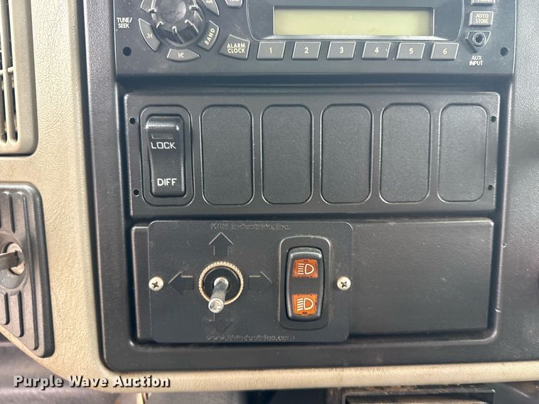 image for item EG5803 2012 International 4400 utility / service truck