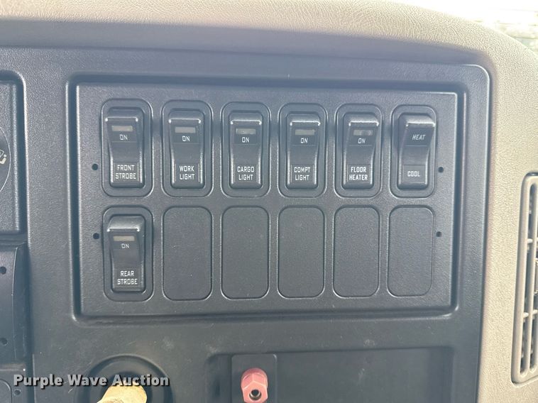 image for item EG5803 2012 International 4400 utility / service truck