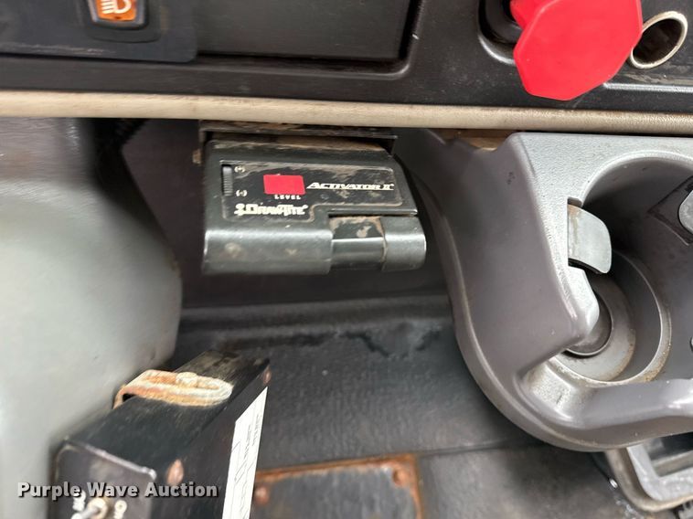 image for item EG5803 2012 International 4400 utility / service truck