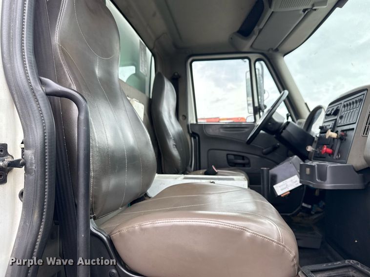 image for item EG5803 2012 International 4400 utility / service truck