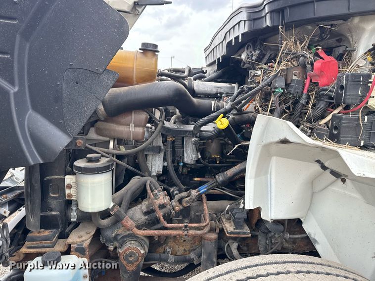 image for item EG5803 2012 International 4400 utility / service truck