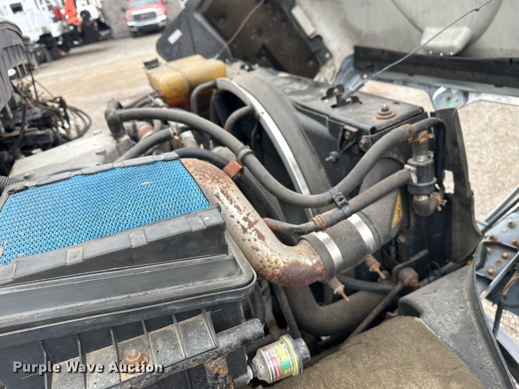 image for item EG5803 2012 International 4400 utility / service truck